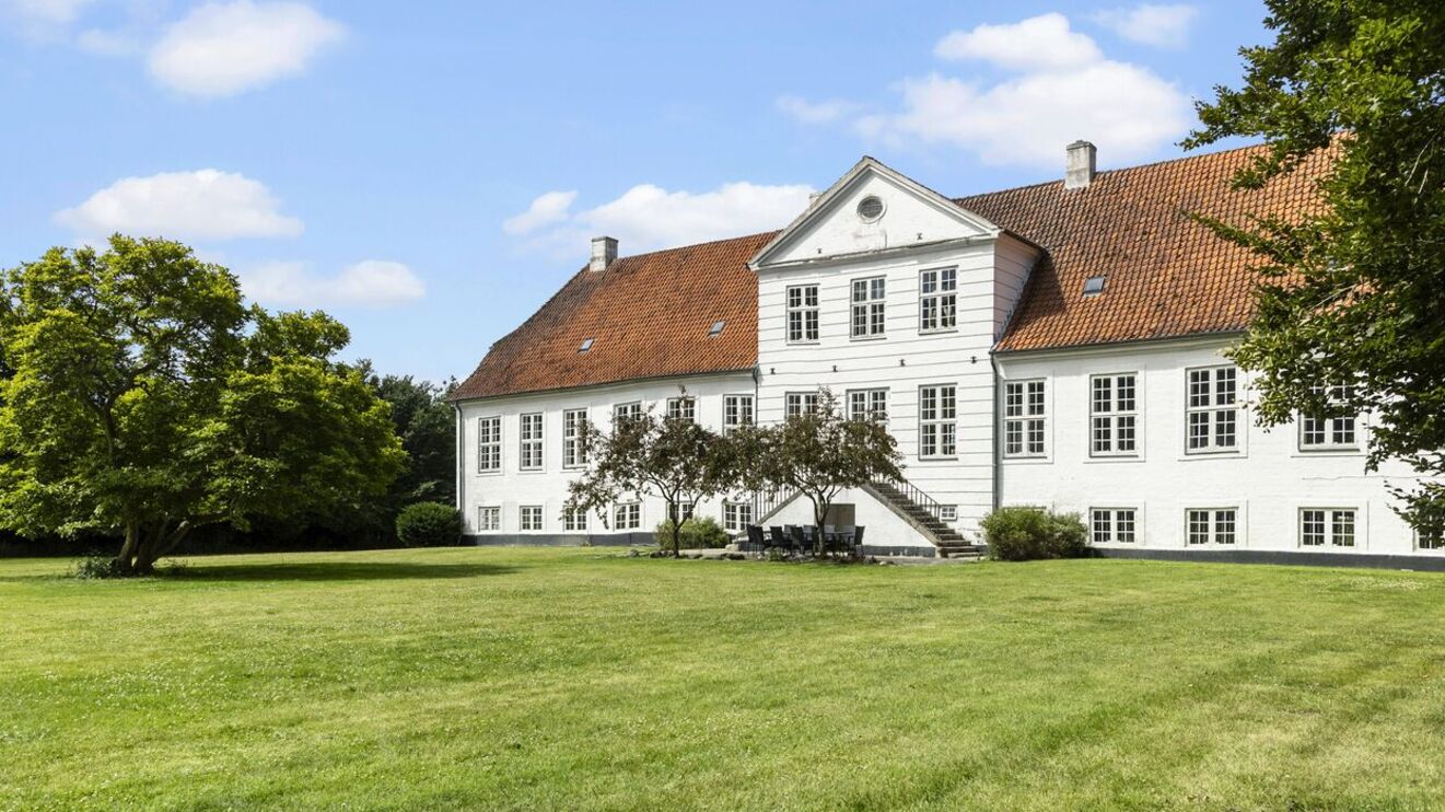 Hindemae Gods - Smuk og herskabelig hovedbygning